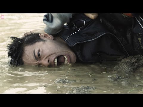 “容疑者”佐藤健、泥水に顔押し付けられ叫ぶ！映画「護られなかった者たちへ」特報